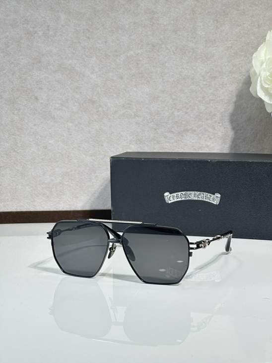 Picture of Chrome Hearts Sunglasses _SKUfw77364876fw